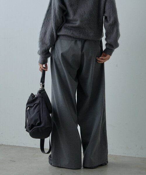 WHIMSIC（ウィムジック）の「【UNISEX/2サイズ展開】ピンストライプワイドスラックス（その他パンツ・メンズ・グレー/ネイビー・1/2）」の6枚目の写真