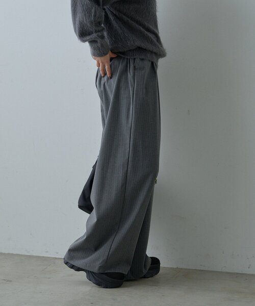 WHIMSIC（ウィムジック）の「【UNISEX/2サイズ展開】ピンストライプワイドスラックス（その他パンツ・メンズ・グレー/ネイビー・1/2）」の7枚目の写真
