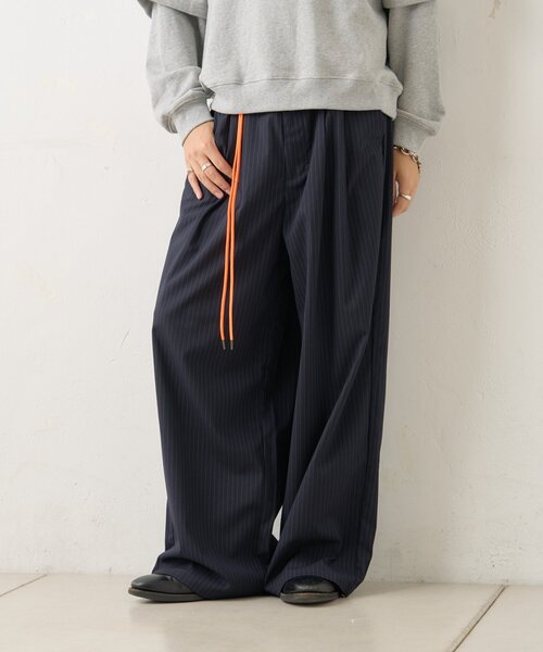 WHIMSIC（ウィムジック）の「【UNISEX/2サイズ展開】ピンストライプワイドスラックス（その他パンツ・メンズ・グレー/ネイビー・1/2）」の16枚目の写真