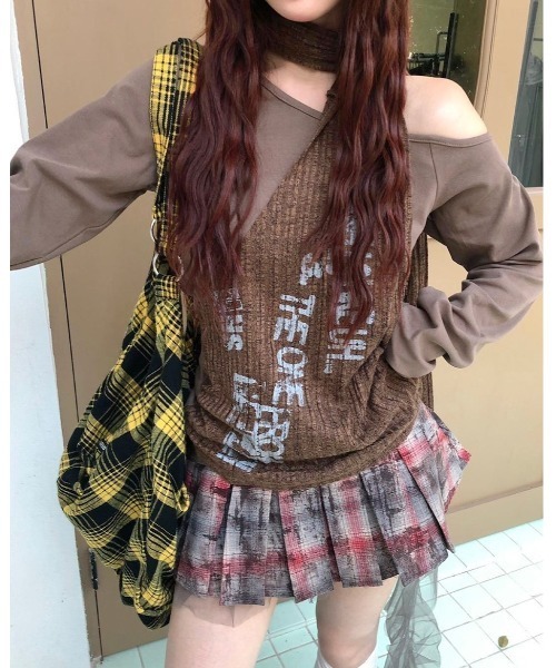CHEER(チアー)の「レイヤードストール風オフショルトップス(Tシャツ/カットソー・レディース・ブラック/キャメル・M)」の1枚目の写真