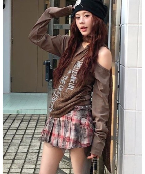 CHEER(チアー)の「レイヤードストール風オフショルトップス(Tシャツ/カットソー・レディース・ブラック/キャメル・M)」の8枚目の写真