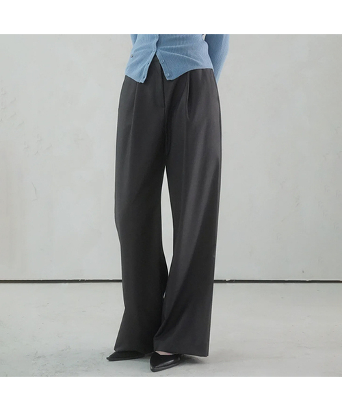 Vivacious（ビバシャス）の「RUA One-tuck Slacks - 3COL（スラックス・レディース・ブラック/グレー/チャコール・SMALL/MEDIUM/LARGE）」の2枚目の写真