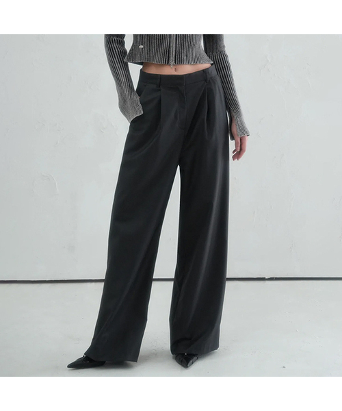 Vivacious（ビバシャス）の「RUA One-tuck Slacks - 3COL（スラックス・レディース・ブラック/グレー/チャコール・SMALL/MEDIUM/LARGE）」の3枚目の写真