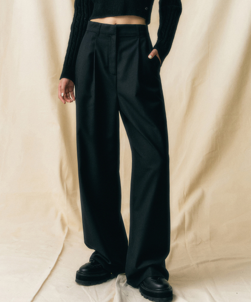 Vivacious（ビバシャス）の「RUA One-tuck Slacks - 3COL（スラックス・レディース・ブラック/グレー/チャコール・SMALL/MEDIUM/LARGE）」の4枚目の写真