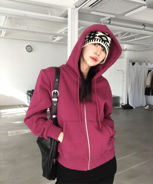 CURETTY(キュリティ)の「C VELVET LOGO FLEECE ZIP-UP HOODIE_PURPLE(パーカー・レディース・パープル・SMALL)」の5枚目の写真