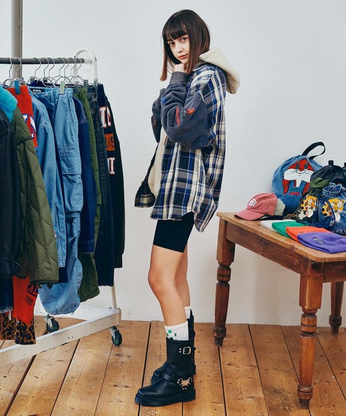 RNA(アールエヌエー)の「E5218 PINK MOTEL スモールジャンクスタンドソックス(ソックス/靴下・レディース・ホワイト×レッド/ホワイト×グリーン/ブラック×シルバー/ブラック×ゴールド・FREE)」の21枚目の写真