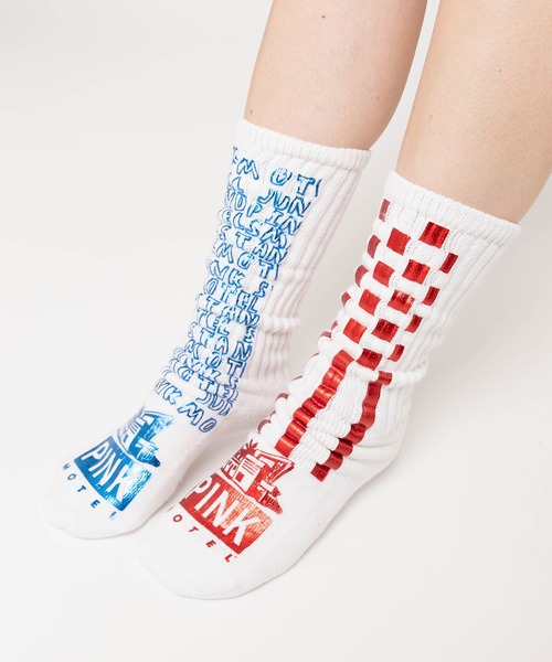 RNA(アールエヌエー)の「E5218 PINK MOTEL スモールジャンクスタンドソックス(ソックス/靴下・レディース・ホワイト×レッド/ホワイト×グリーン/ブラック×シルバー/ブラック×ゴールド・FREE)」の5枚目の写真
