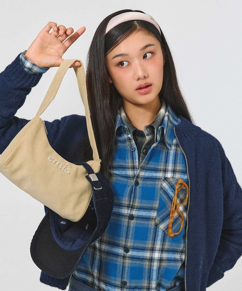 EMIS(イミス)の「(W) HEART LOGO ZIP CARDIGAN(カーディガン/ボレロ・レディース・ネイビー/ブラック/アイボリー・FREE)」の18枚目の写真