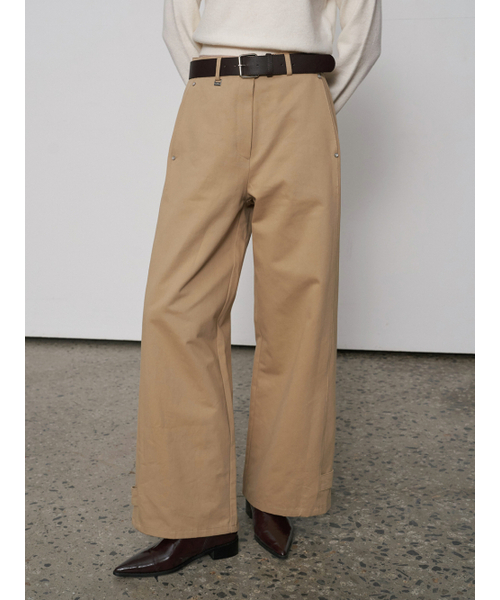 FROMWHERE（フロムウェア）の「Cutting Line Cotton Pants Beige（その他パンツ・レディース・その他・SMALL/MEDIUM）」の2枚目の写真