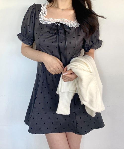 Mejoul(メジュール)の「ドット柄フロントリボンフリルスクエアネックミニワンピース(ワンピース・レディース・グレー・M/L)」の10枚目の写真