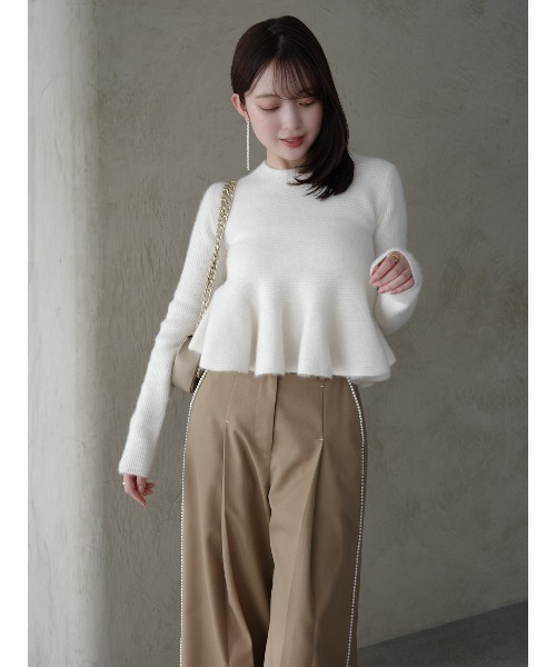 anuans(アニュアンス)の「【ZOZO限定カラー】ペプラムショートニットトップス(ニット/セーター・レディース・アイボリー/ブラック/グレー/ベージュ/レッド/チャコールグレー・S/M)」の16枚目の写真