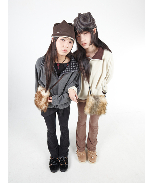 MUWM(ムウム)の「ファーリーパーバッグ Furry Paw Bag (2カラー)(メッセンジャーバッグ・レディース・ブラウン/ライトブラウン・FREE)」の3枚目の写真