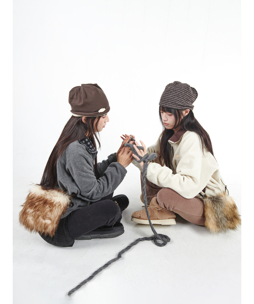MUWM(ムウム)の「ファーリーパーバッグ Furry Paw Bag (2カラー)(メッセンジャーバッグ・レディース・ブラウン/ライトブラウン・FREE)」の4枚目の写真