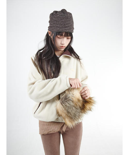 MUWM(ムウム)の「ファーリーパーバッグ Furry Paw Bag (2カラー)(メッセンジャーバッグ・レディース・ブラウン/ライトブラウン・FREE)」の5枚目の写真