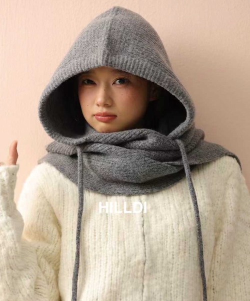 ADDITION STORE(アディションストア)の「【5色展開】\頭まですっぽり/フード型 ニットマフラー / asfm(マフラー・レディース・オフホワイト/グレー/ブルー/ブラック/レッド・FREE)」の7枚目の写真