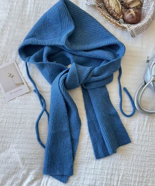 ADDITION STORE(アディションストア)の「【5色展開】\頭まですっぽり/フード型 ニットマフラー / asfm(マフラー・レディース・オフホワイト/グレー/ブルー/ブラック/レッド・FREE)」の8枚目の写真