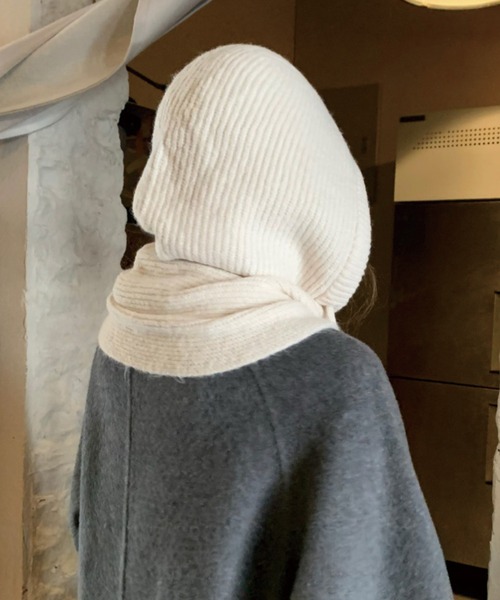 ADDITION STORE(アディションストア)の「【5色展開】\頭まですっぽり/フード型 ニットマフラー / asfm(マフラー・レディース・オフホワイト/グレー/ブルー/ブラック/レッド・FREE)」の18枚目の写真