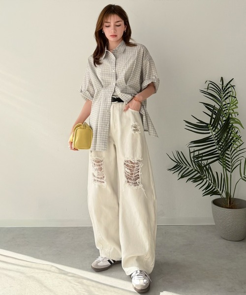 classicalelf(クラシカルエルフ)の「《9月下旬再入荷!予約受付中》レースにキュン!ラフに攻めて。綿100% レース付きダメージデニムカーブパンツ(デニムパンツ・レディース・ホワイト/ブルー/ブラック・X-LARGE/SMALL/MEDIUM/LARGE)」の8枚目の写真