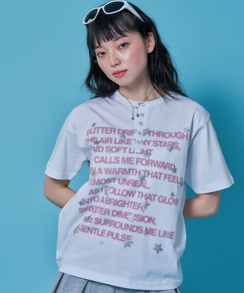SEQUENZ(シークエンズ)の「※WEB限定 / シルバープリント / ぼかしプリントヘンリーネックT / sqnz silver star henley tee(Tシャツ/カットソー・レディース・ダークネイビー/ホワイト/ブルーグレー/ブラック・LARGE/MEDIUM/SMALL)」の11枚目の写真