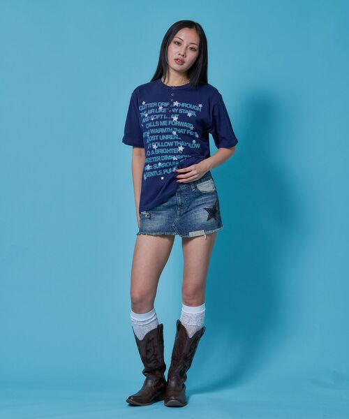 SEQUENZ(シークエンズ)の「※WEB限定 / シルバープリント / ぼかしプリントヘンリーネックT / sqnz silver star henley tee(Tシャツ/カットソー・レディース・ダークネイビー/ホワイト/ブルーグレー/ブラック・LARGE/MEDIUM/SMALL)」の22枚目の写真
