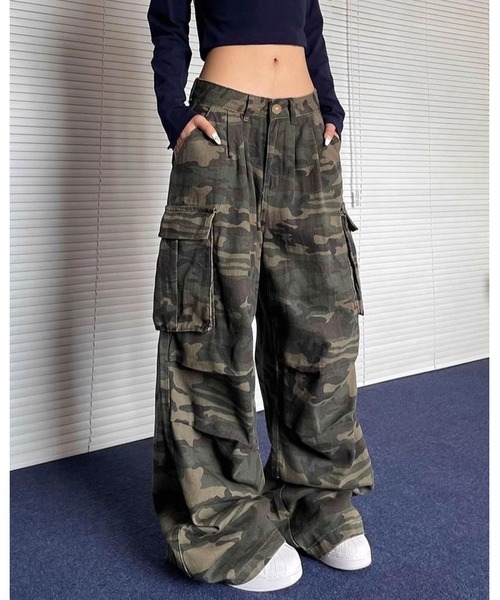 inst.ALL(インストール)の「ミリタリールーズカーゴパンツ(カーゴパンツ・レディース・カーキ・S/M/L)」の1枚目の写真