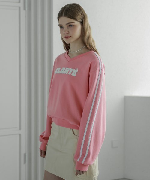 LOSSYROW（ロッシロー）の「Lossy  Line Point V-Neck Sweatshirt_pink（スウェット・レディース・その他・FREE）」の2枚目の写真