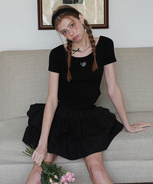 LOSSYROW（ロッシロー）の「Fitted U-neck Short Sleeve  Black（Tシャツ/カットソー・レディース・その他・FREE）」の4枚目の写真