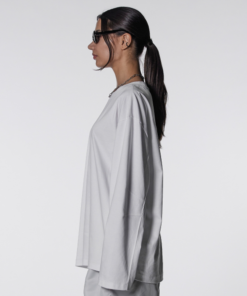 VONVAT(ヴォンバト)の「Biker Incision Long Sleeve (Off-White)(Tシャツ/カットソー・レディース・その他・2/3)」の2枚目の写真