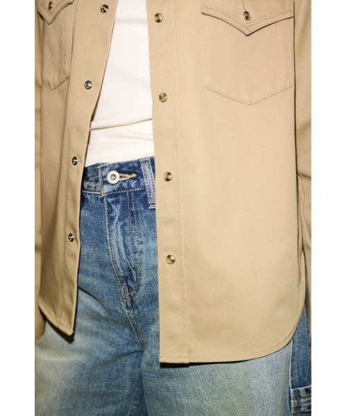 THROW by SLY（スローバイスライ）の「THROW PK LONG SLEEVE TWILL SH  ポケットロングスリーブツイルシャツ 冬服 春服（シャツ/ブラウス・レディース・ベージュ・FREE）」の9枚目の写真