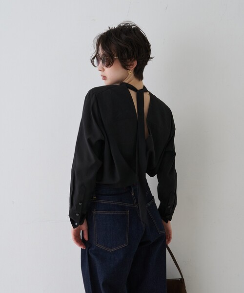 Rouge vif Anna（ルージュヴィフアンナ）の「シアースタンドタイブラウス（シャツ/ブラウス・レディース・グレイッシュベージュ/ホワイト/ブラック・フリー）」の5枚目の写真