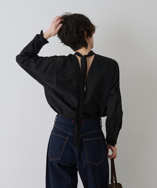 Rouge vif Anna（ルージュヴィフアンナ）の「シアースタンドタイブラウス（シャツ/ブラウス・レディース・グレイッシュベージュ/ホワイト/ブラック・フリー）」の7枚目の写真