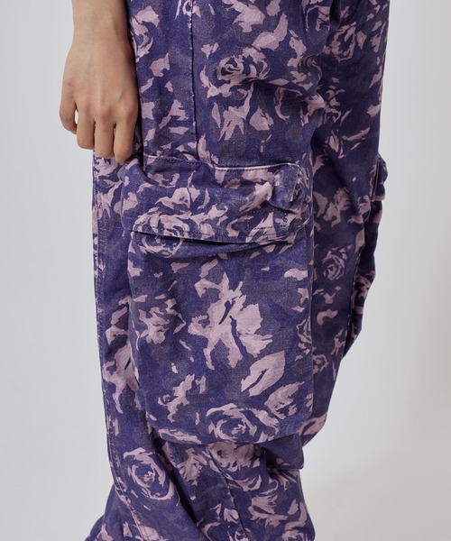atmos pink（アトモスピンク）の「atmos pink Rose Camouflage Cargo Pants / アトモスピンク ローズ カモフラージュ カーゴ パンツ（その他パンツ・レディース・カーキ/ピンク・M/S）」の11枚目の写真
