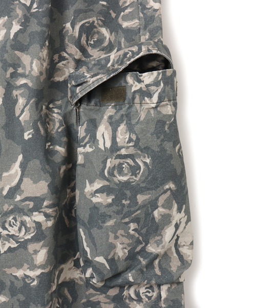 atmos pink（アトモスピンク）の「atmos pink Rose Camouflage Cargo Pants / アトモスピンク ローズ カモフラージュ カーゴ パンツ（その他パンツ・レディース・カーキ/ピンク・M/S）」の4枚目の写真