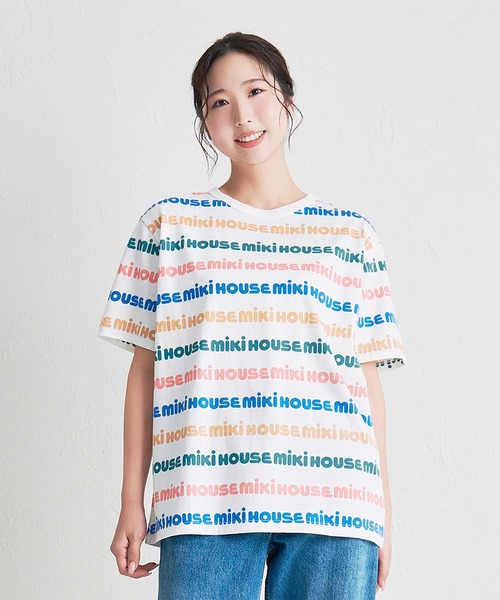 MIKI HOUSE(ミキハウス)の「【WEB限定】総柄ロゴ半袖Tシャツ(大人用)(Tシャツ/カットソー・レディース・マルチ/ブラック・L(175-185cm)/M(165-175cm)/S(155-165cm))」の2枚目の写真