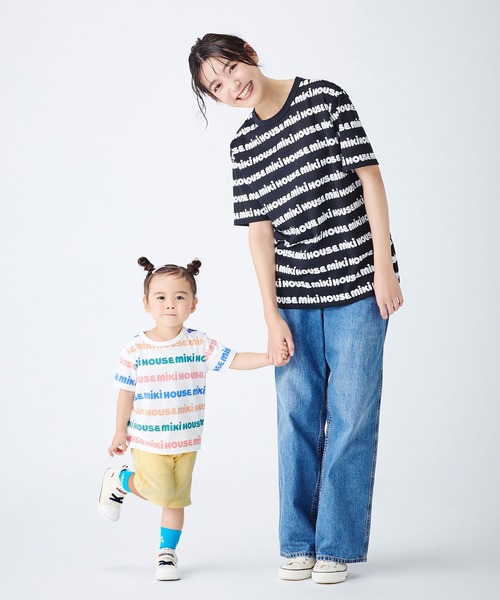 MIKI HOUSE(ミキハウス)の「【WEB限定】総柄ロゴ半袖Tシャツ(大人用)(Tシャツ/カットソー・レディース・マルチ/ブラック・L(175-185cm)/M(165-175cm)/S(155-165cm))」の6枚目の写真