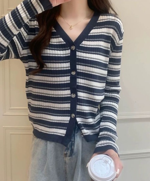 Beststore(ベストストア)の「マルチボーダー柄 Vネックカーディガン長袖(カーディガン/ボレロ・レディース・ネイビー系/グレー系/ブラック系/ブラウン系/ベージュ系・FREE)」の13枚目の写真