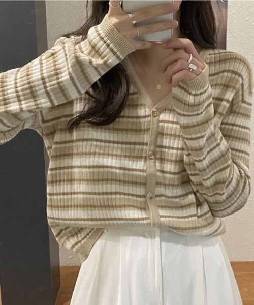 Beststore(ベストストア)の「マルチボーダー柄 Vネックカーディガン長袖(カーディガン/ボレロ・レディース・ネイビー系/グレー系/ブラック系/ブラウン系/ベージュ系・FREE)」の16枚目の写真