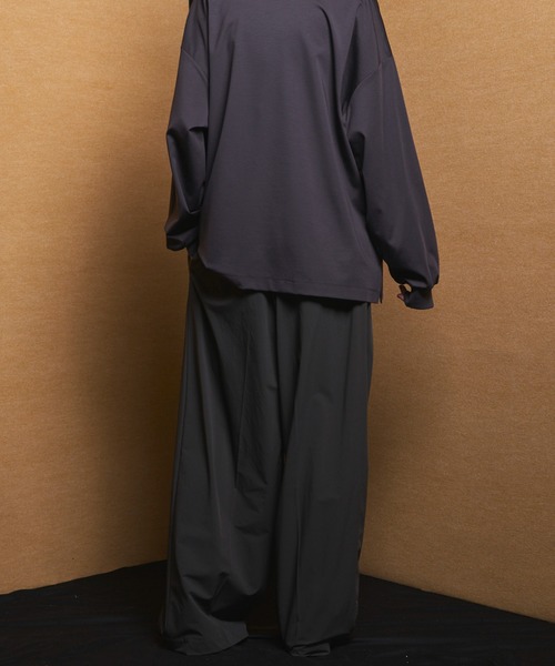 MAISON SPECIAL（メゾンスペシャル）の「《UNISEX》【PERTEX】Prime-Wide Two-tuck Trousers/【パーテックス】プライムワイドツータックスラックス【MAISON SPECIAL/メゾンスペシャル】■セットアップ対応■（スラックス・メンズ・ブラック/グレー/チャコールグレー・0/1/2）」の9枚目の写真