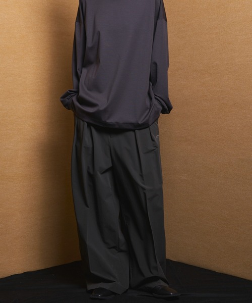 MAISON SPECIAL（メゾンスペシャル）の「《UNISEX》【PERTEX】Prime-Wide Two-tuck Trousers/【パーテックス】プライムワイドツータックスラックス【MAISON SPECIAL/メゾンスペシャル】■セットアップ対応■（スラックス・メンズ・ブラック/グレー/チャコールグレー・0/1/2）」の7枚目の写真