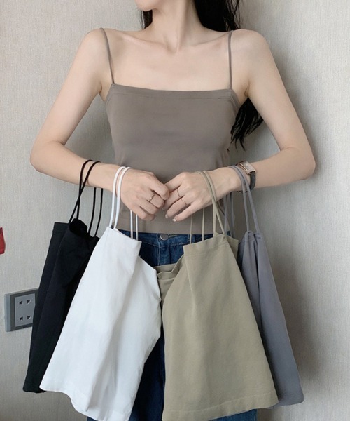 CLOTHY(クロシィ)の「【コンパクトなベアトップスタイル♪】カップ付ストレッチキャミソール(キャミソール・レディース・モカ/ブラック/オフホワイト・FREE)」の4枚目の写真