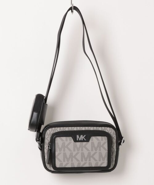 MICHAEL KORS(マイケルコース)の「COOPER カメラクロスボディ ウィズ ポーチ スモール - MKシグネチャー(ショルダーバッグ・メンズ・ブラック系その他・FREE)」の1枚目の写真