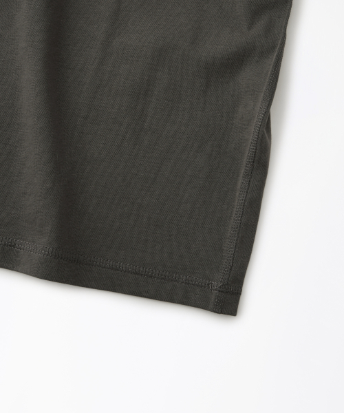 OUTSTANDING(アウトスタンディング)の「HENLEY NECK HALF SLEEVE TEE_CHARCOAL(Tシャツ/カットソー・レディース・その他・SMALL/MEDIUM/LARGE)」の6枚目の写真