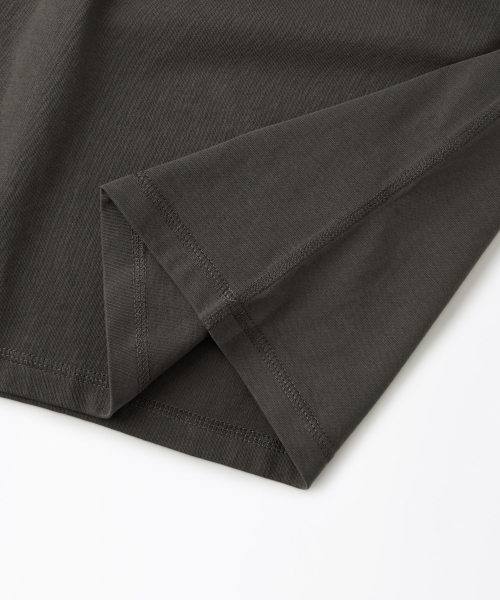 OUTSTANDING(アウトスタンディング)の「HENLEY NECK HALF SLEEVE TEE_CHARCOAL(Tシャツ/カットソー・レディース・その他・SMALL/MEDIUM/LARGE)」の7枚目の写真