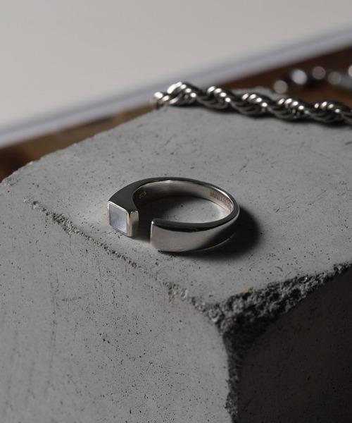 MAISON CLUB(メゾンクラブ)の「【MAISON CLUB】Open Stone Ring Silver925 KUN(リング・メンズ・グリーン/ブラウン/ホワイト/ネイビー/ターコイズブルー/ブラック・9)」の2枚目の写真