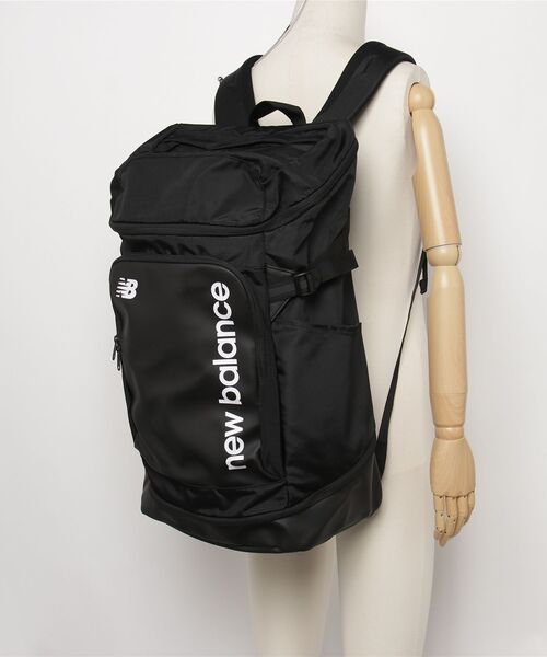 NEW BALANCE(ニューバランス)の「トップローディングバックパック40L(バックパック/リュック・メンズ・ブラック×ゴールド/ブラック×ホワイト・ONE SIZE)」の19枚目の写真