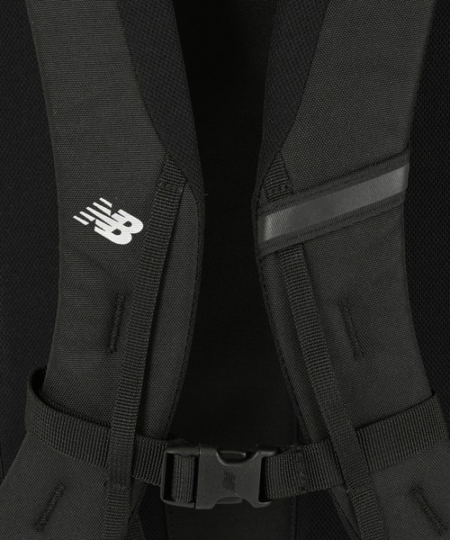 NEW BALANCE(ニューバランス)の「トップローディングバックパック40L(バックパック/リュック・メンズ・ブラック×ゴールド/ブラック×ホワイト・ONE SIZE)」の13枚目の写真