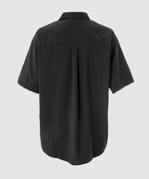 PUMA(プーマ)の「OVERSIZED SS SHIRT(シャツ/ブラウス・メンズ・グリーン系その他/ベージュ系その他/ブラック/ブラウン系その他・M)」の6枚目の写真