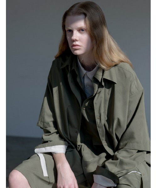 PUMA(プーマ)の「OVERSIZED SS SHIRT(シャツ/ブラウス・メンズ・グリーン系その他/ベージュ系その他/ブラック/ブラウン系その他・M)」の5枚目の写真