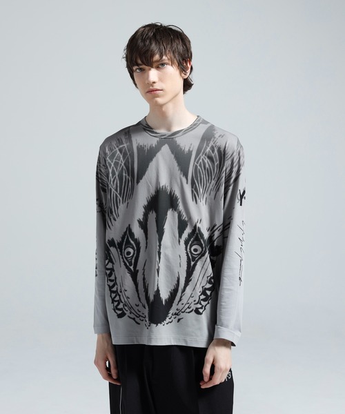 Y-3(ワイスリー)の「Y-3 MERCEDES - AMG PETRONAS FORMULA 1 TEAM WOLF GRAPHIC LONG SLEEVE TEE(Tシャツ/カットソー・メンズ・ブラック・XX-SMALL/X-SMALL/SMALL/MEDIUM/LARGE/X-LARGE)」の5枚目の写真