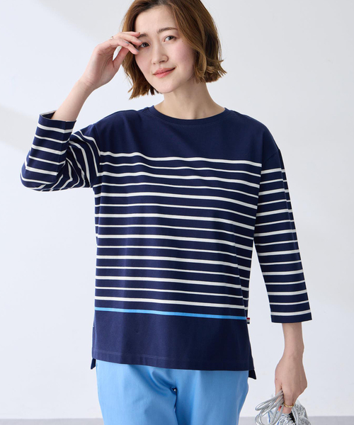Petit Honfleur(プチオンフルール)の「ボーダーTシャツ【オーガニックコットンブレンド・綿100%】(Tシャツ/カットソー・レディース・ネイビー/ホワイト・M/L)」の1枚目の写真